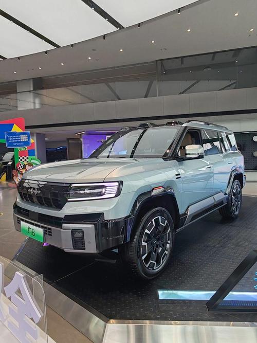 成都130比亚迪方程豹硬派越野的爆款，英菲尼迪35周年与你共成长